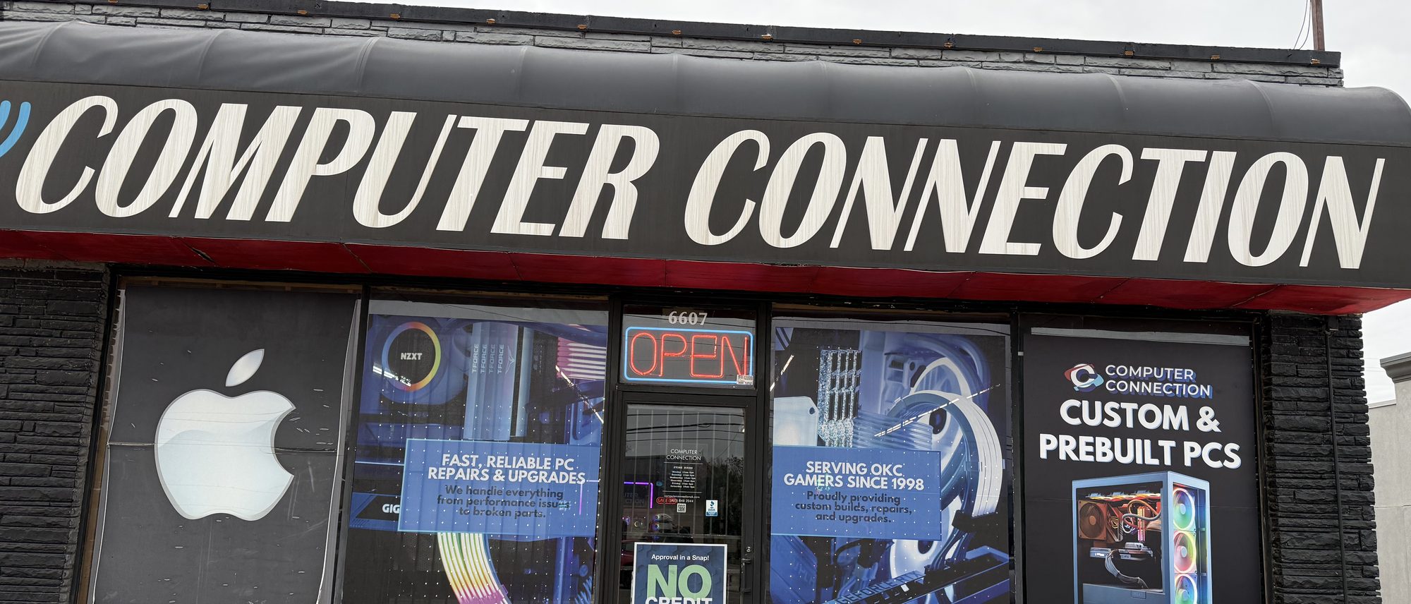 The Computer Connection storefront and sign at 6607 N May Ave in Oklahoma City